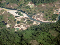 La explotación de los recursos forestales, mineros y pesqueros del Chocó Biogeográfico ha beneficiado poco a sus pobladores.