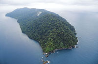 La Isla Gorgona es una estructura remanente de un antiguo arco de islas formado por rocas ocenicas.