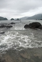 A lo largo de la vertiente de la cordillera Occidental hacia el Pacfico, predomina la alta humedad, desde las clidas costas hasta las fras cumbres.