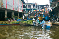 Mercado de productos pesqueros y agrcolas en Guapi, Pacfico colombiano.