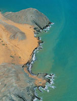 Las pennsulas y los cabos son formaciones terrestres que sobresalen de la lnea costera. Cabo de La Vela, La Guajira.