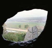 Abrigo rocoso en el borde occidental de la altiplanicie de Bogot, regin de la laguna de La Herrera, donde fueron hallados restos fsiles de fauna pleistocnica.