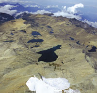 La Sierra Nevada de Santa Marta, en Colombia, est sujeta a una gran influencia climtica marina y continental, factores que determinan un gradiente altitudinal complejo y gran diversidad de climas y tipos de vegetacin. Es el lmite ms septentrional de