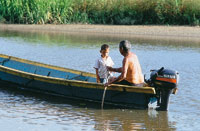 El destino del Rio Grande de La Magdalena est en manos de las nuevas generaciones; sern ellas las que deban evaluar todo cuanto han visto y escuchado de sus mayores y decidirn si quieren usar sus redes para capturar la esperanza de un futuro mejor para