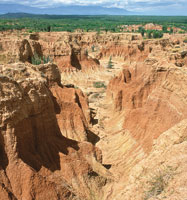Caon formado por la erosin en el desierto de la Tatacoa.