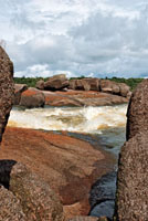 Raudal Santacruz en el río Vaupés.