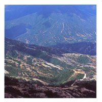 En las ltimas cuatro dcadas la Sierra Nevada ha estado sometida a una fuerte presin antrpica que le ha ocasionado serios daos ambientales.