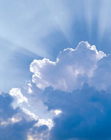 La interrelacin entre el ocano y la atmsfera es esencial para el funcionamiento del planeta. El mar es considerado uno de los principales motores de la regulacin del clima planetario.